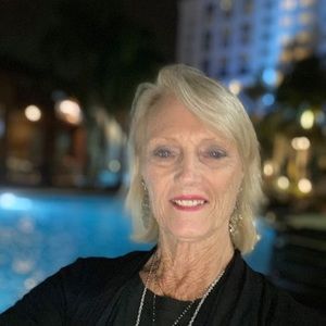 Meet your Posher, Debbie